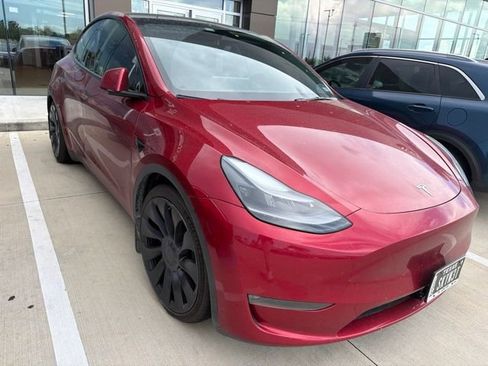Used 2024 Tesla Model Y Performance AWD/4WD image 2