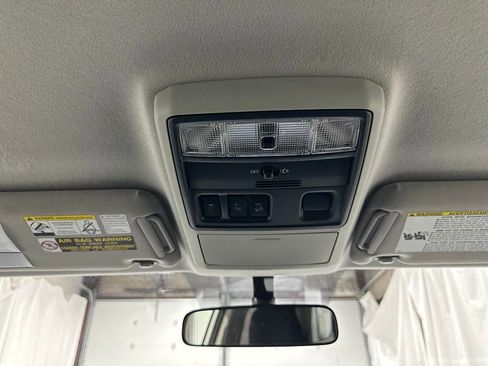 Used 2015 Toyota 4Runner SR5 AWD/4WD image 37
