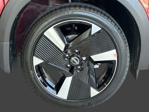 New 2026 Nissan Kicks SR FWD image 7