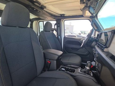 New 2026 Jeep Gladiator Sport image 13