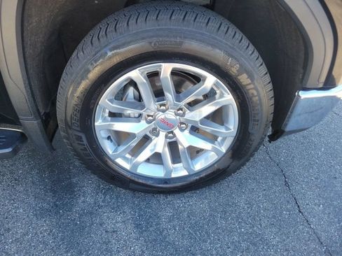 Used 2019 GMC Sierra 1500 SLT w/ SLT Premium Package AWD/4WD image 17