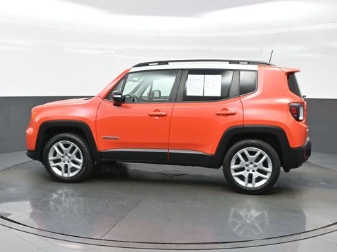 Used 2021 Jeep Renegade Latitude AWD/4WD image 3