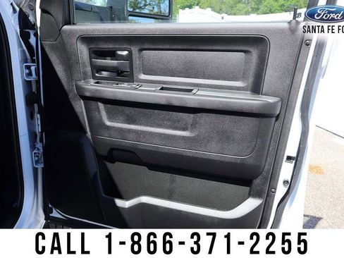 Used 2024 RAM 3500 Tradesman w/ Chrome Appearance Group AWD/4WD image 18