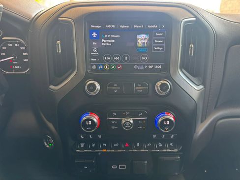 Used 2022 GMC Sierra 3500 Denali w/ Technology Package AWD/4WD image 31