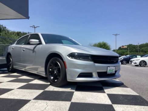 Used 2022 Dodge Charger SXT image 32