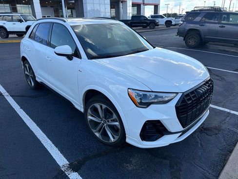 Used 2021 Audi Q3 2.0T Premium w/ Convenience Package AWD/4WD image 2