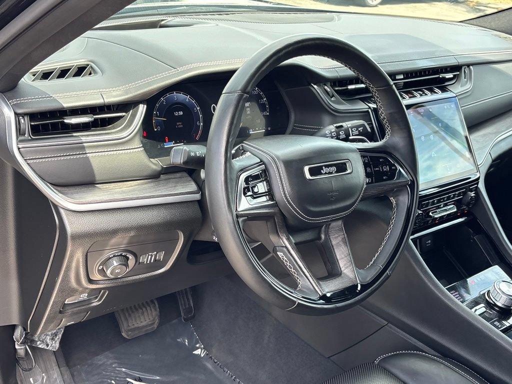 Used 2023 Jeep Grand Cherokee Overland w/ Adv Protech Group III AWD/4WD image 16