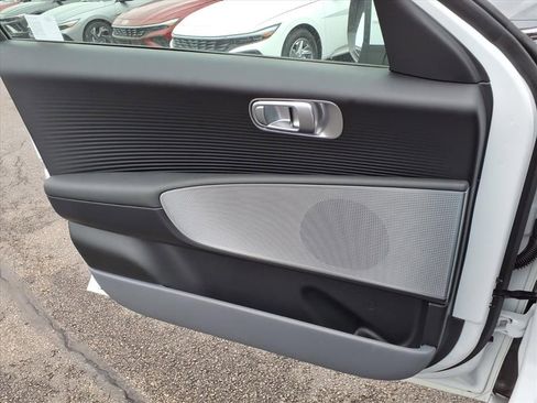 New 2025 Hyundai Ioniq 6 SE AWD/4WD image 10