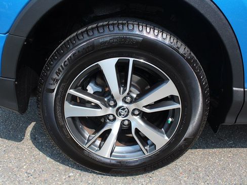 Used 2018 Toyota RAV4 XLE w/ Plus Extra Value Package AWD/4WD image 26