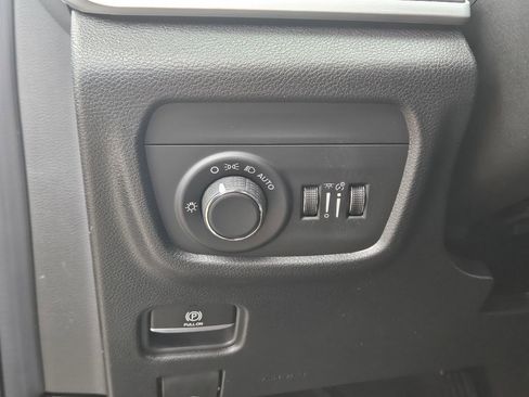 New 2025 Jeep Grand Cherokee Laredo image 18