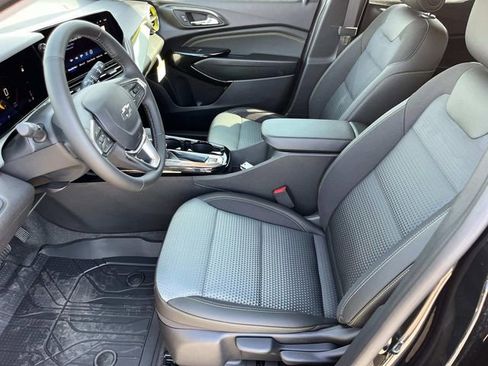 New 2026 Chevrolet Trax LT w/ Driver Confidence Package FWD image 21