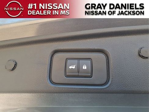 New 2026 Nissan Pathfinder SL image 8