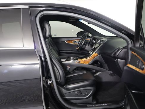 Used 2017 Lincoln MKX Select w/ Select Plus Package image 28