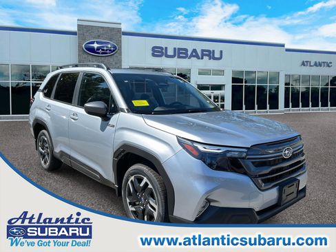 Used 2025 Subaru Forester Premium image 1
