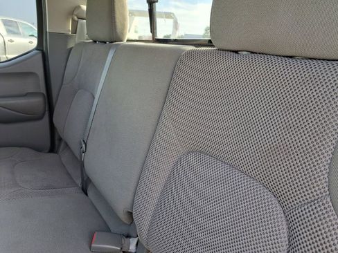 Used 2019 Nissan Frontier SV image 23