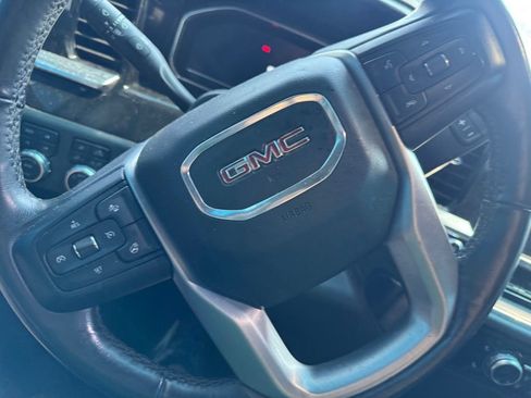 Used 2022 GMC Sierra 1500 SLT w/ X31 Off-Road Package AWD/4WD image 17