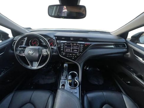 Used 2020 Toyota Camry XSE FWD image 11