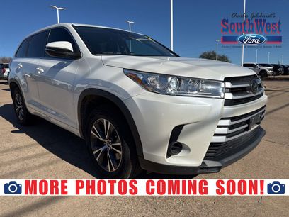 Used 2018 Toyota Highlander LE