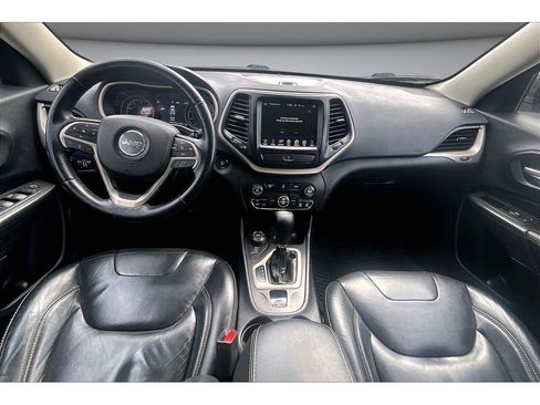 Used 2017 Jeep Cherokee Limited AWD/4WD image 17