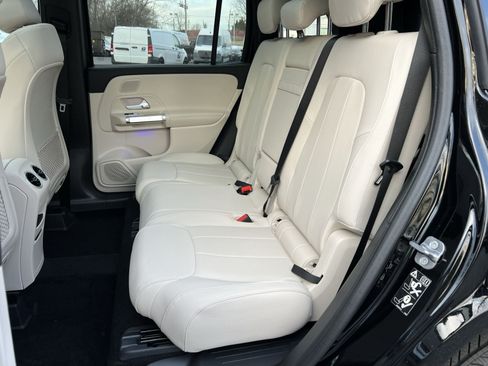Used 2026 Mercedes-Benz GLB 250 4MATIC image 22