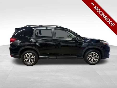 Used 2023 Subaru Forester Premium AWD/4WD image 8