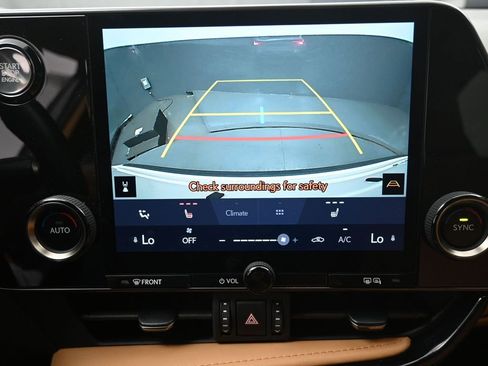 Used 2024 Lexus NX 250 FWD w/ Towing Package (2000 Lbs) image 12