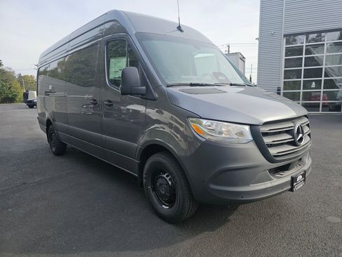 New 2025 Mercedes-Benz Sprinter 2500 image 8
