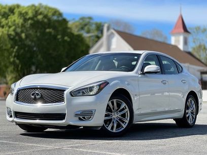 Used 2019 INFINITI Q70 Luxe