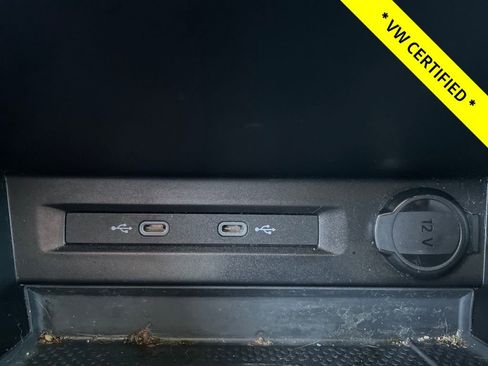 Used 2021 Volkswagen Tiguan SE w/ Panoramic Sunroof Package image 22