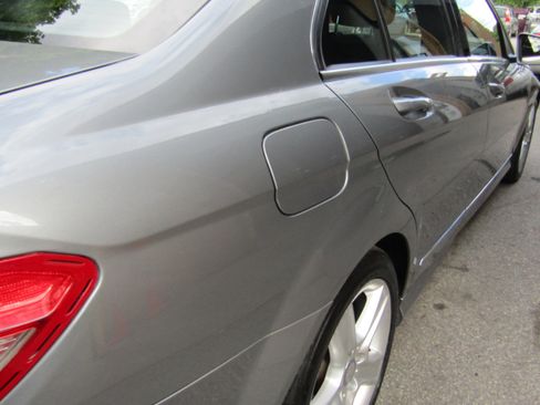 Used 2011 Mercedes-Benz C 300 4MATIC Sedan image 18