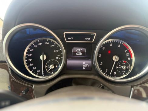 Used 2014 Mercedes-Benz GL 450 4MATIC image 32