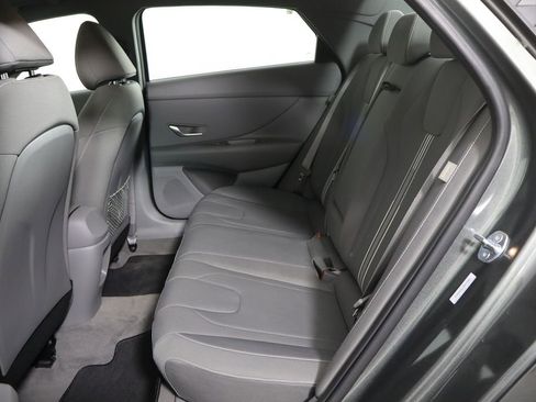 Used 2025 Hyundai Elantra SEL FWD image 16