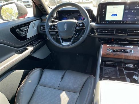New 2025 Lincoln Aviator Black Label w/ Jet Appearance Package image 14
