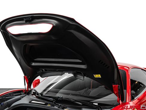 Used 2019 Ferrari 488 Pista Coupe RWD image 10