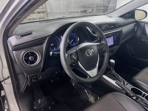 Used 2017 Toyota Corolla SE FWD image 11