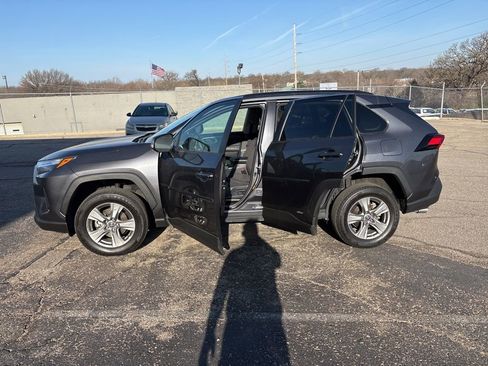 Used 2024 Toyota RAV4 LE image 4