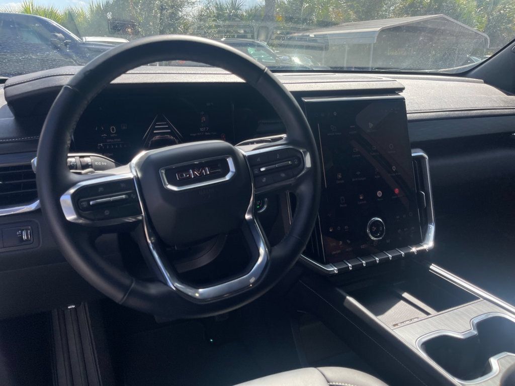 Used 2026 GMC Acadia Elevation w/ Elevation Premium Package FWD image 15