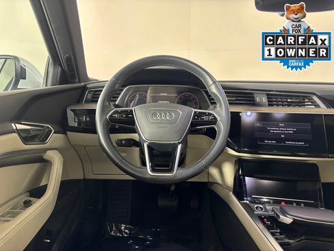 Used 2024 Audi Q8 e-tron Premium Plus w/ Premium Plus Package AWD/4WD image 16