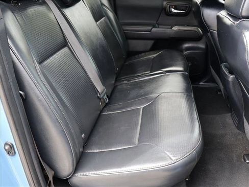Used 2019 Toyota Tacoma TRD Sport w/ TRD Premium Sport Package AWD/4WD image 24