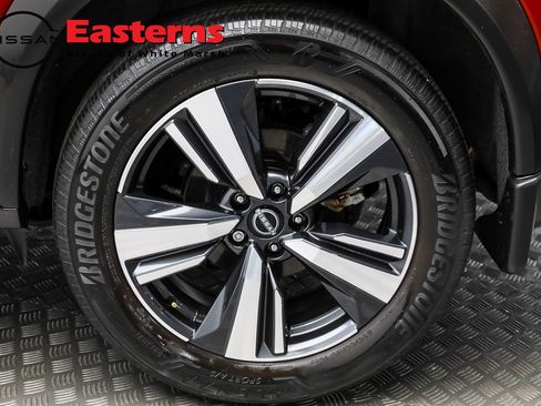 Used 2023 Nissan Rogue Platinum image 9