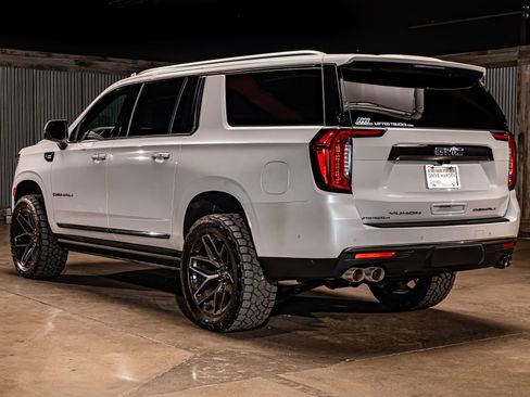 Used 2024 GMC Yukon XL Denali Ultimate AWD/4WD image 7