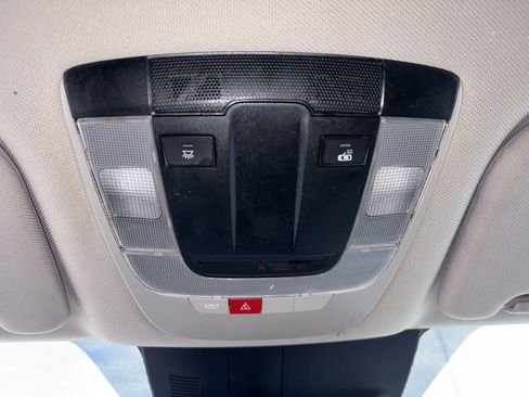 Used 2025 Kia Sorento LX FWD image 17