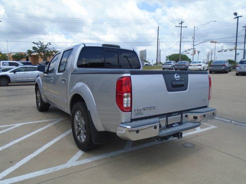Used 2014 Nissan Frontier SL RWD image 7