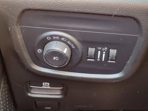 Used 2023 Jeep Grand Cherokee L Limited w/ Luxury Tech Group II AWD/4WD image 15