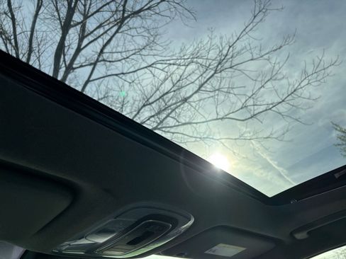 Used 2025 Hyundai Elantra SEL image 29