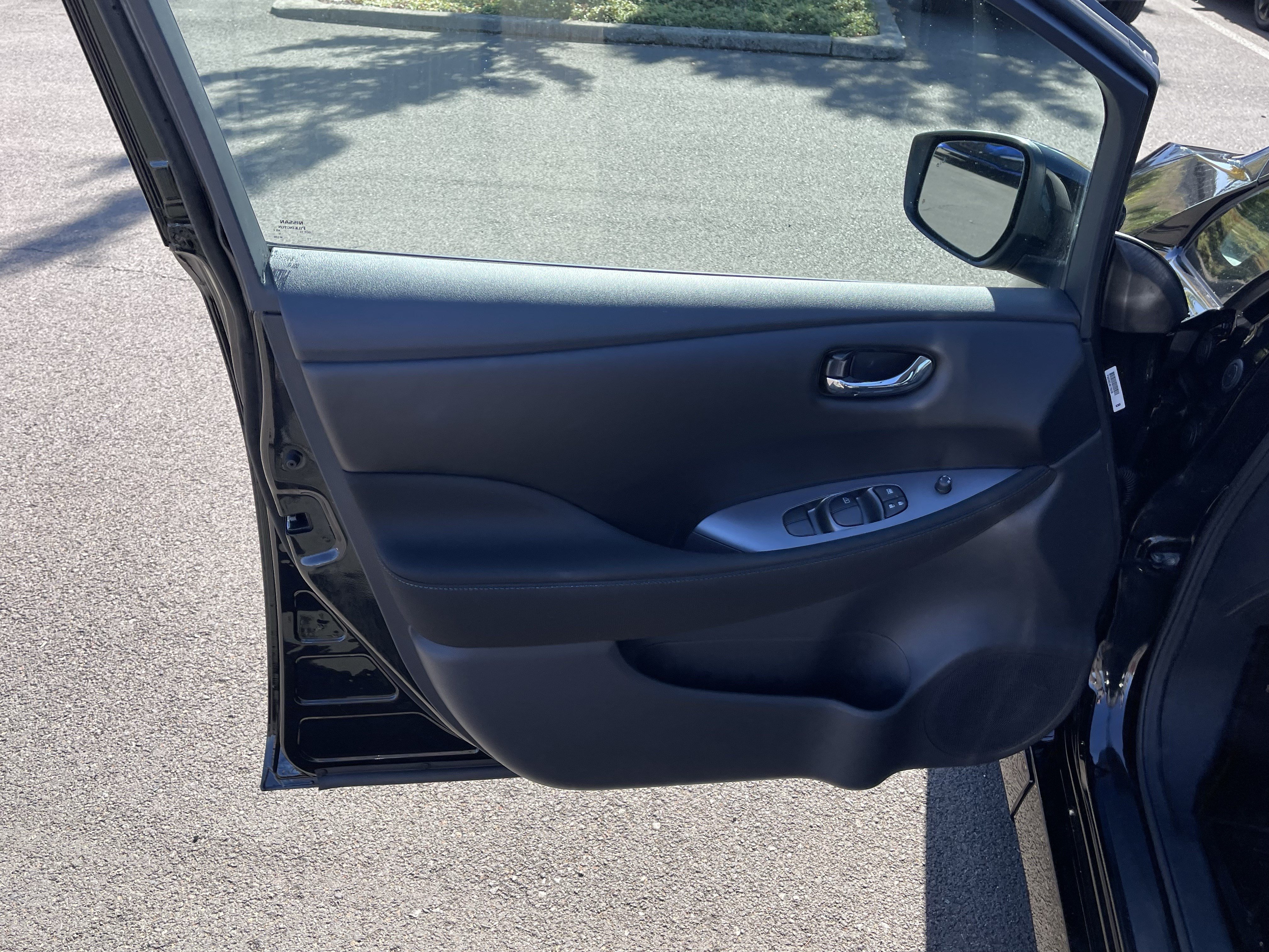 Used 2025 Nissan Leaf S FWD image 16