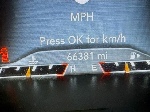 Used 2021 Jeep Cherokee Limited image 19