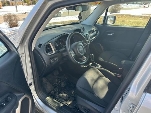 Used 2015 Jeep Renegade Latitude w/ Popular Equipment Group image 24