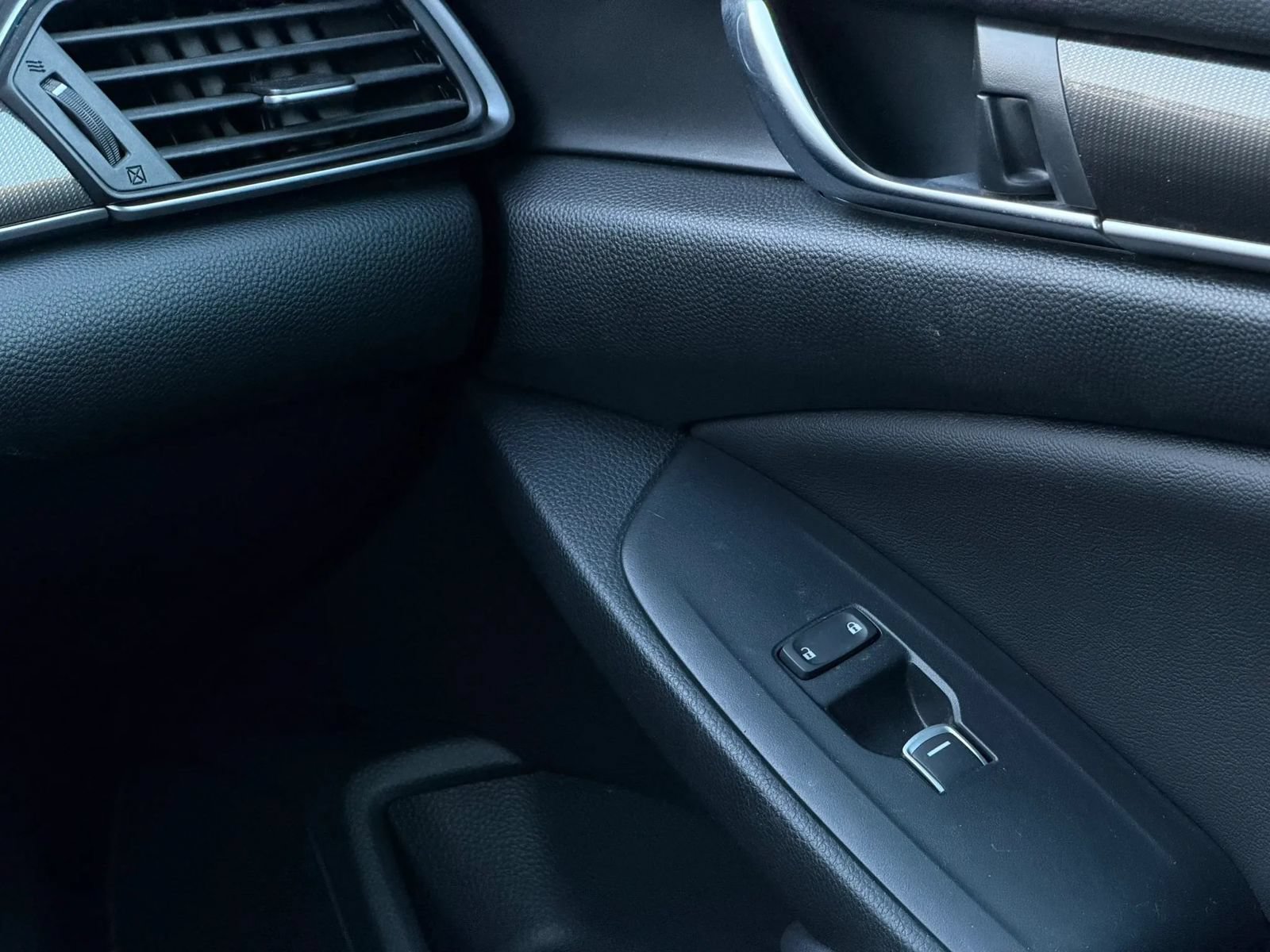 Used 2020 Honda Accord Sport image 21