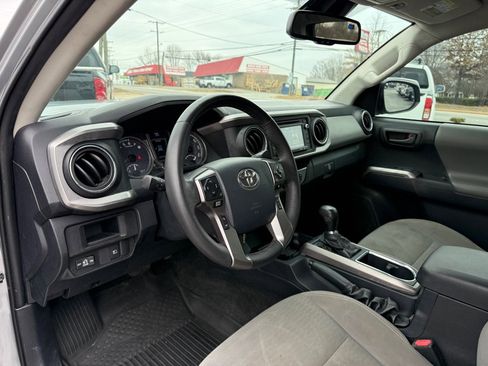 Used 2019 Toyota Tacoma SR5 image 10